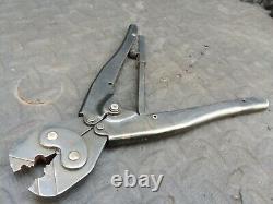 AMP/Tyco 22-10 Single Action Hand Tool Wire Crimpers 1-9 Type W #49900 Crimper