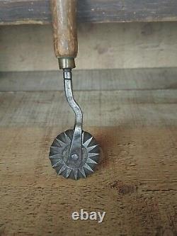 Early American Pastry Jagger Pie Crimper Hand Forged Baking Tool Sun Burst Wheel